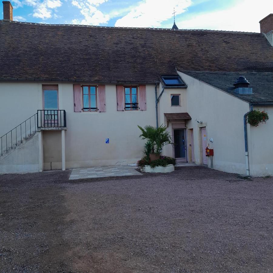 Hotel Du Cerf La Guerche-sur-l'Aubois Dış mekan fotoğraf